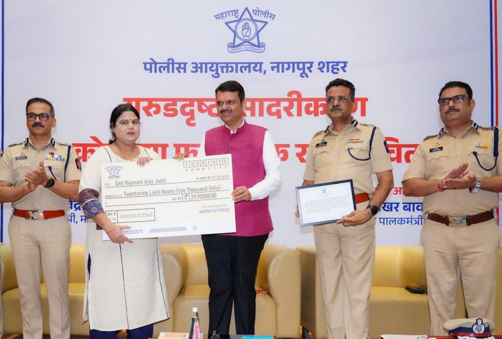 Cheques distributed to victims of cybercrime for their recovered amount 
