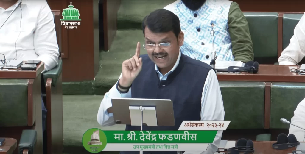 Devendra fadnavis explaining Budget 