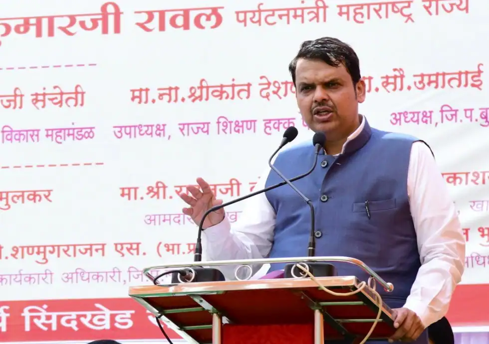 Magel Tyala Shettale Yojana - Devendra Fadnavis