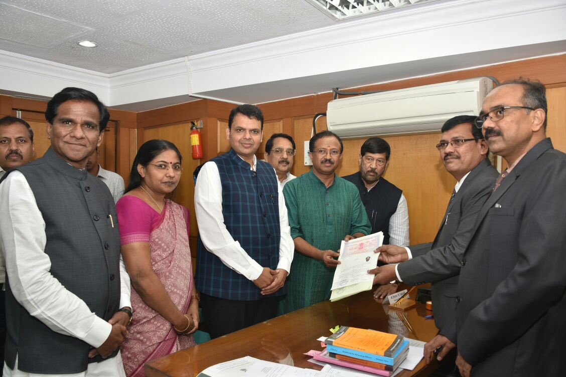 Shri V. Muralidharan and narayan rane with devendra fadnavis